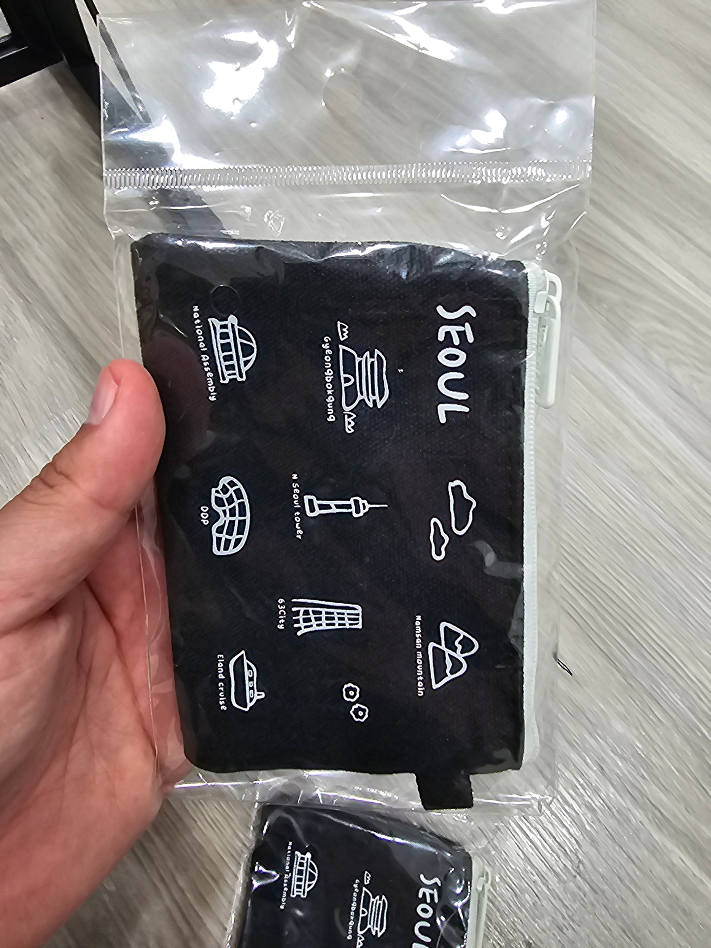 SEOUL POUCH