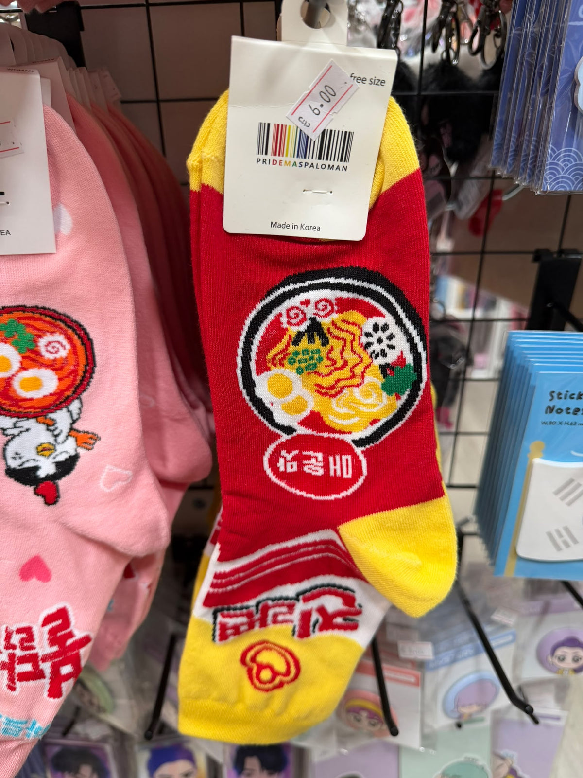 LONG SOCKS w KOREAN RAMEN
