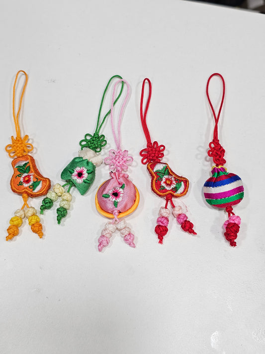 SMALL KNOT SIMBOL KEYRING