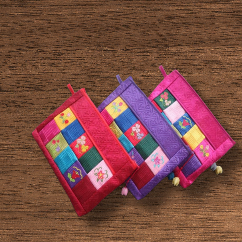 QUILTED PATCH POUCH