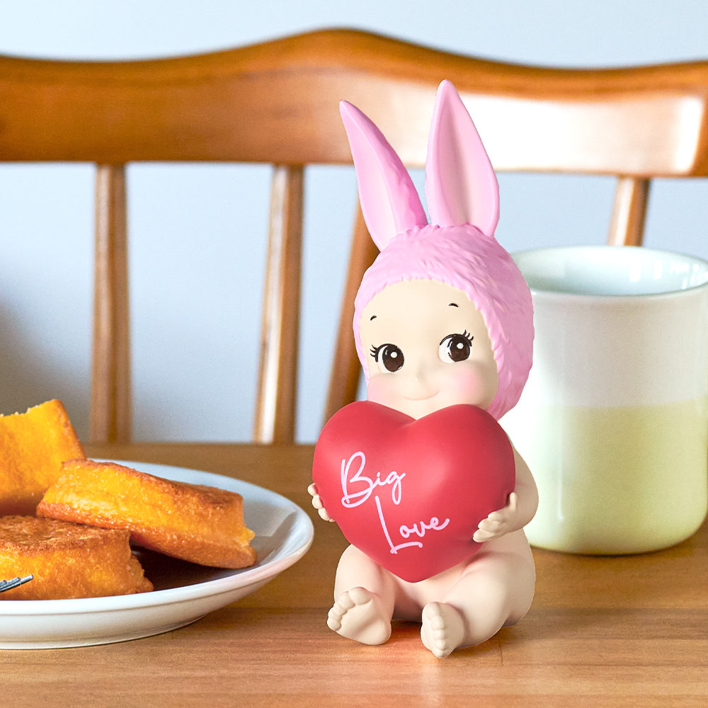 SONNY ANGEL MASTER COLLECTION - HEART RABBIT