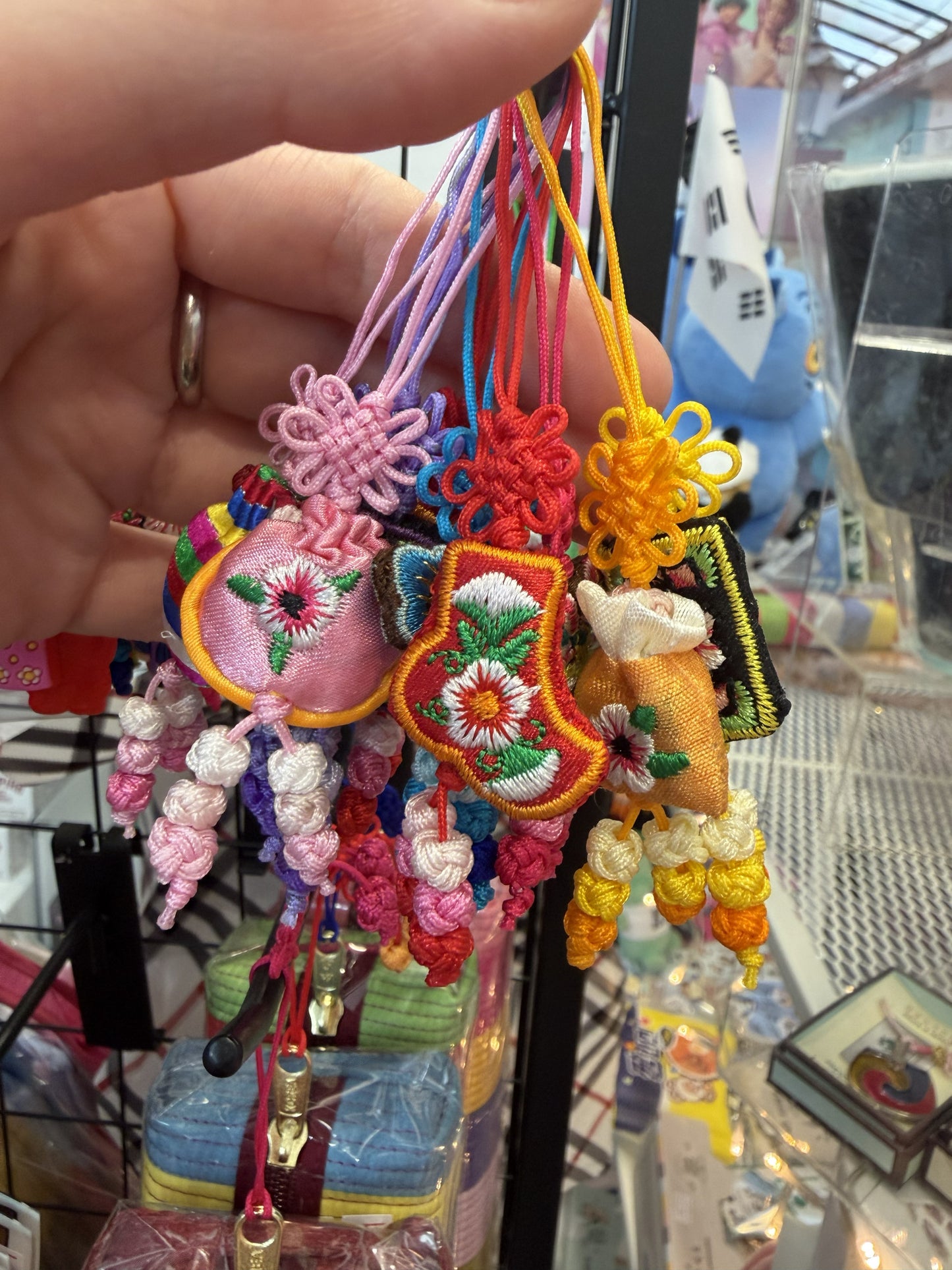 KNOT SIMBOL KEYRING