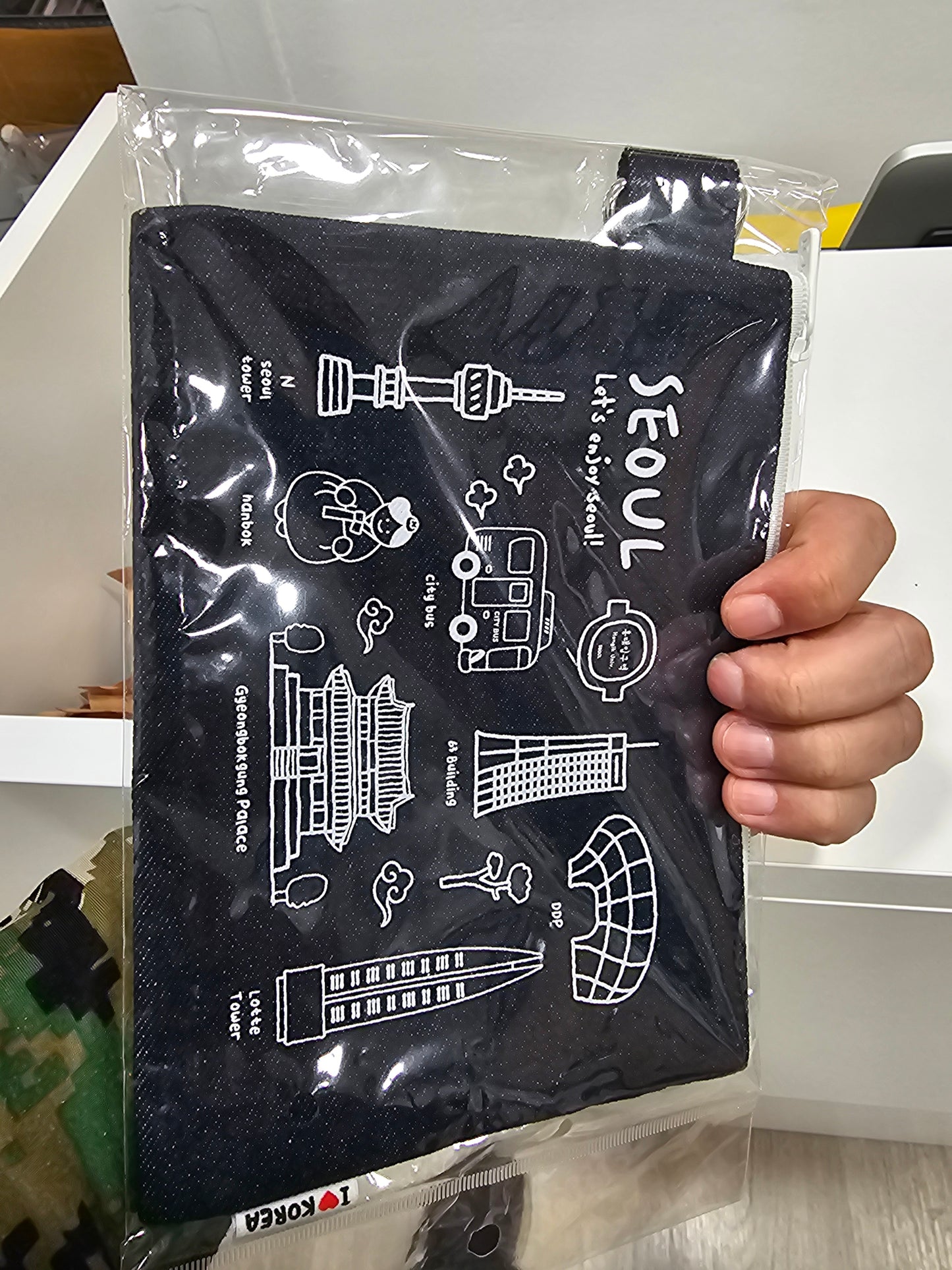 SEOUL POUCH JEAN