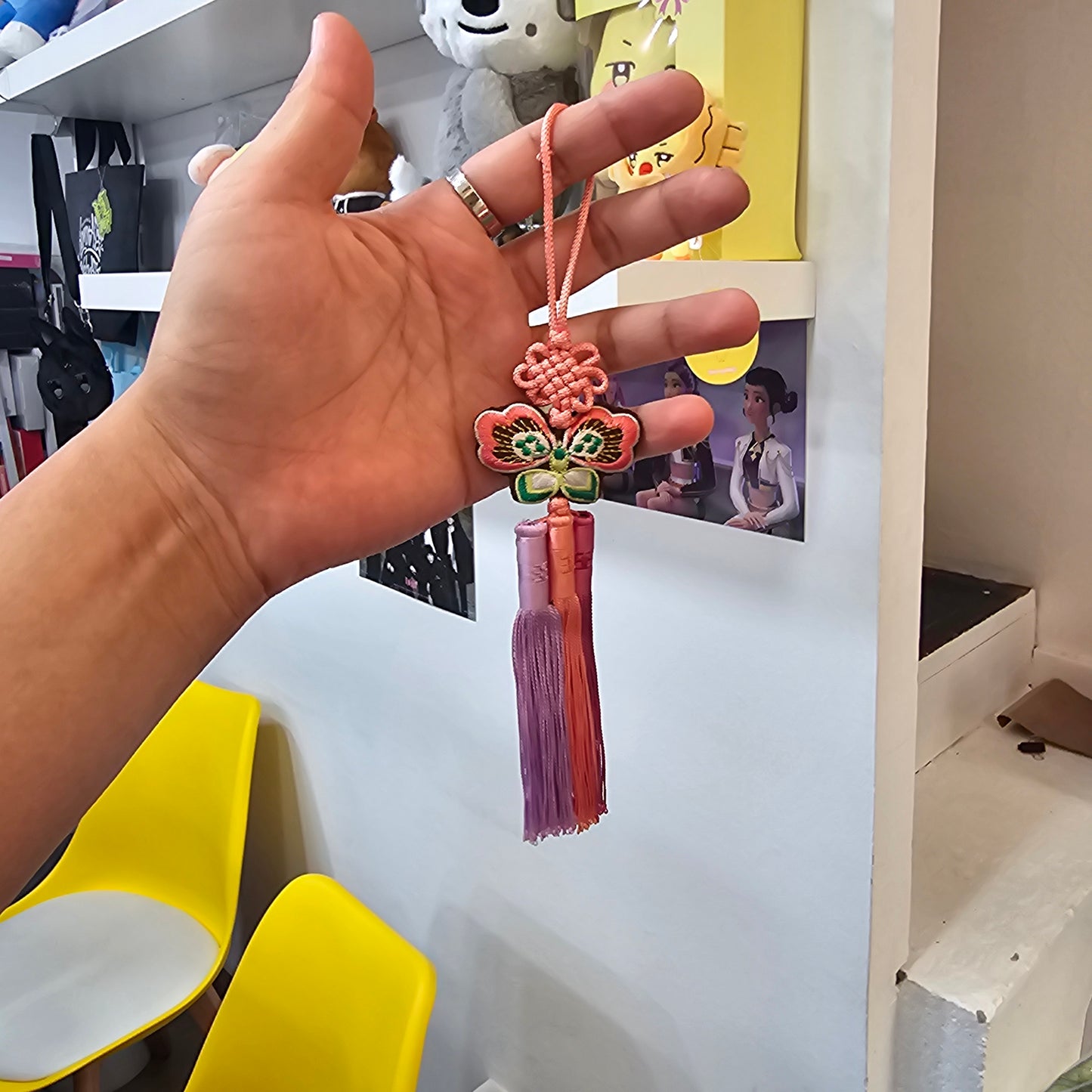 BUTTERFLY 3 COLOR KNOT KEYRING