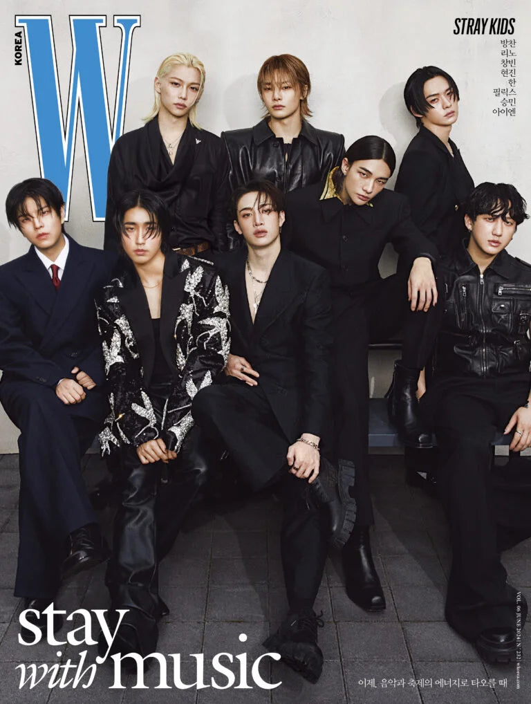 W KOREA 2024 JUNE - STRAY KIDS (17 VERSIONS)